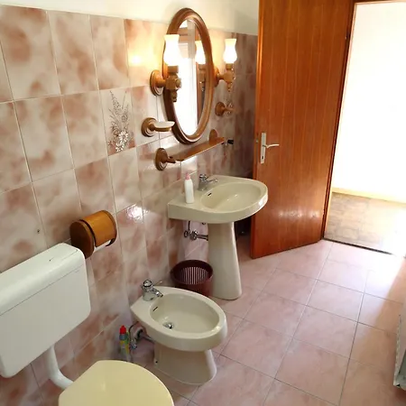 Lush Garden Hideaway Fama Near Portoroz *