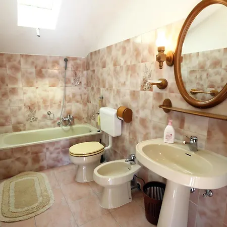 Lush Garden Hideaway Fama Near Portoroz Secovlje