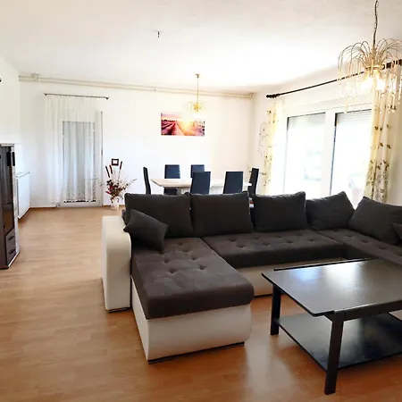 Apartment Lush Garden Hideaway Fama Near Portoroz *